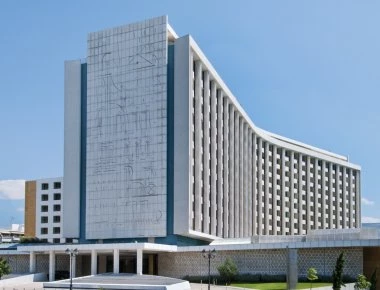 Αποκαλύψεις για το υψηλόβαθμο στέλεχος της Novartis που προσπάθησε να αυτοκτονήσει στο Χίλτον